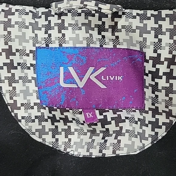 Coat - Picture 7 of 8